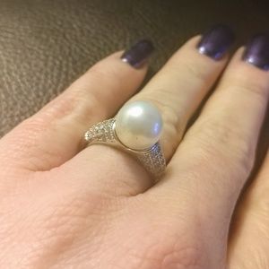 Sterling silver pearl ring